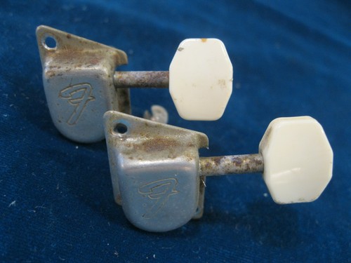 Two 1966 1975 vintage fender - 1966-1975,