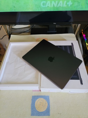 Macbook pro a2992 2023 - pro,