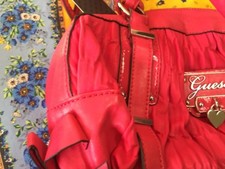 Sac à main GUESS modèle "coeur" neuf et étiqueté valeur 115€
