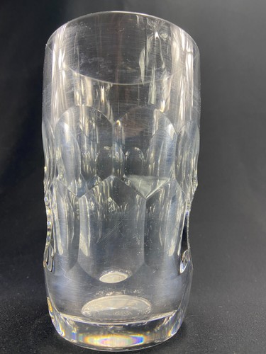 Vase cristal taillé signé - en,