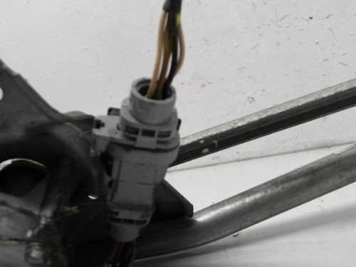 Moteur essuie glace avant