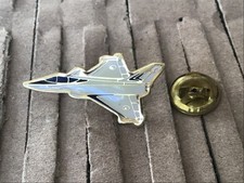 pins LE RAFALE signé ID PREMIER éditions Atlas. avion chasse DASSAULT FRANCE