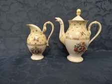 PORCELAINE RAYNAUD LIMOGES  CAFETIERE ET SON POT A LAIT