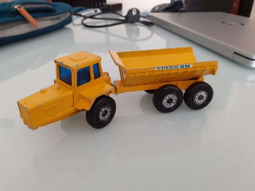 Dumper volvo solido - volvo,