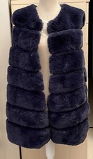 SUBLIME VESTE SANS MANCHE T44 FAUSSE FOURRURE MARINE EFFET INCROYABLE