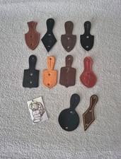 Lot de 10 cuirs pour insignes