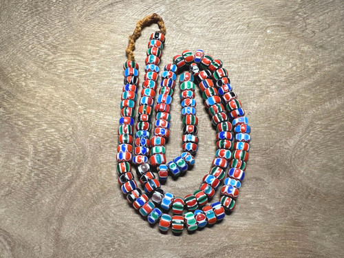 Perles verre chevron faites - en,