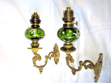 LAMPE A PETROLE APPLIQUE DE