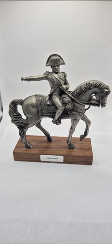 Statuette empereur - de, l'empereur