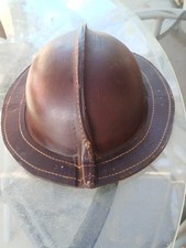 Casque De Mineur En Cuir Boulli