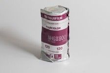 PELLICULE FILM-FUJIFILM NHGII 800 ARGENTIQUE 2003--800 ASA FORMAT 120 6X6cm