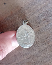 Médaille religieuse ancienne