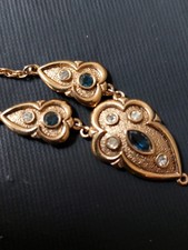 COLLIER EN PLAQUÉ OR ANCIEN AVEC PIERRES A IDENTIFIER CERTIFIÉ PAR BIJOUTIER