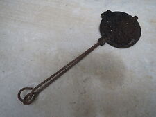 Ancien moule à gaufre de poele ou cheminée décor de coeur french antique