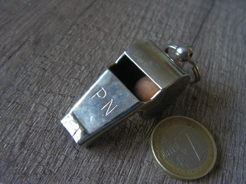 Sifflet ancien - ,