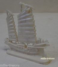 Figurine publicitaire Bateau