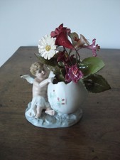 Bouquetière ange et œuf ancienne biscuit porcelaine Saxe?