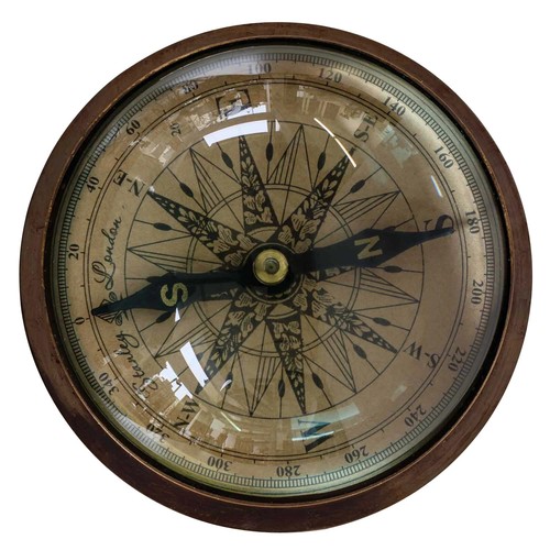 Compas boussole maritime