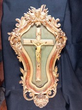 Crucifix en Bois Sculpté