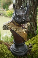 15192  FIGURINE STATUETTE