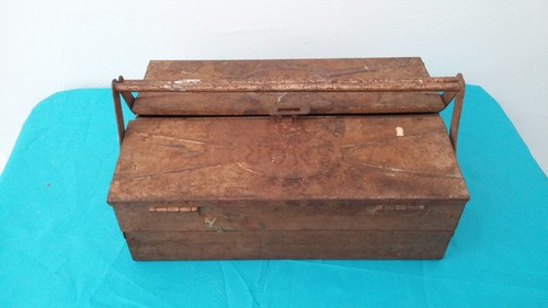 Ancienne boite outils caisse - a,