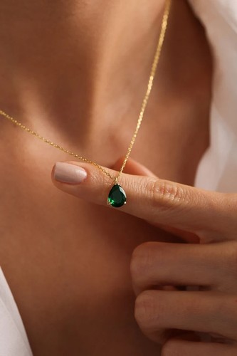Collier pendentif émeraude