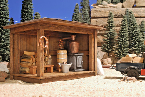 Scale train moonshine still - g,