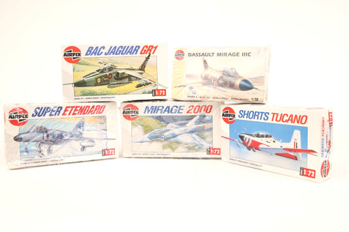 Airfix lot 5 maquettes - un,