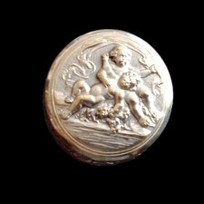 Ancienne petite boîte - , en