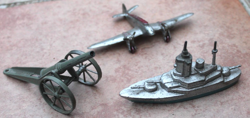 Lot anciens jouets métal - en,