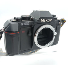 Boitier Argentique - Appareil photo NIKON F301 vintage - Ne s'allume pas