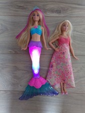 Lot de 2 poupées Barbie dont une Barbie sirène