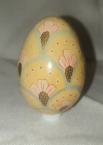 Oeuf ancien bois peint la - en,