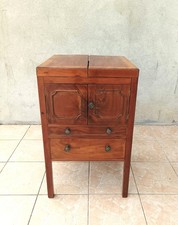 Meuble de barbier ou bar