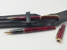 Paire de stylos à bille et