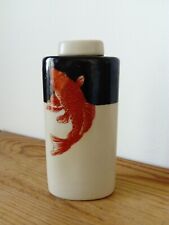 flacon en porcelaine signé