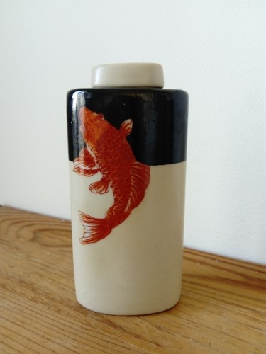 Flacon porcelaine signé - en,