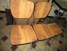 RARE LOT  DE 2 CHAISES ET DEUX TABOURETS EN FORMICA COULEUR BOIS