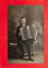CARTE PHOTO " JOUEUR ACCORDEON