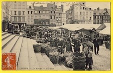 cpa Normandie 14 - LISIEUX (Calvados) Le MARCHÉ Belle Animation Marchands Etal