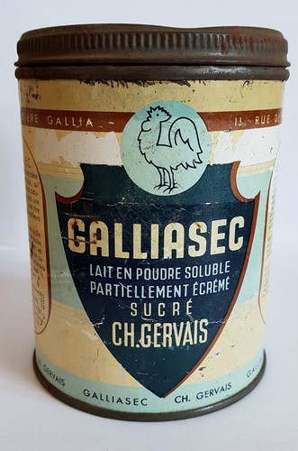 Ancienne boîte métallique
