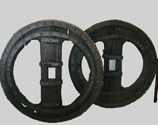 deux roues de char en chêne