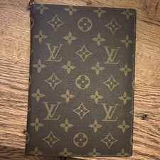 LOUIS VUITTON MEDUIM (MM)