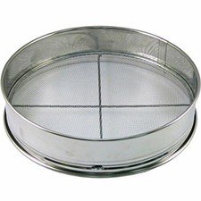 Outil de jardin en métal