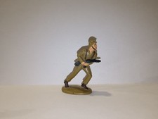 JIM militaire chargeant mitraillette