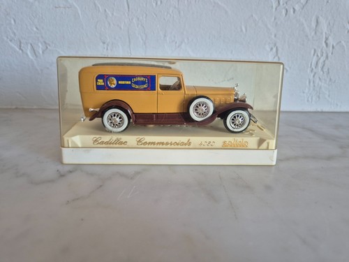 Voiture miniature vintage