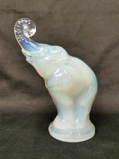 ÉLÉPHANT en verre opalescent modèle Sabino mascotte bouchon de radiateur