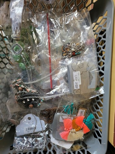 Lot revendeur bijoux fantaisie - revendeur,