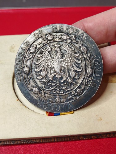Superbe médaille argent - superbe,