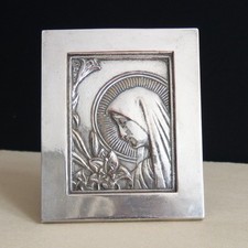 BAS RELIEF VIERGE  AU LYS ART DECO  EN BRONZE ARGENTE SIGNE M. ARGY
